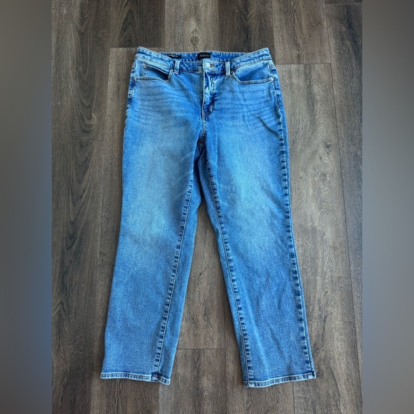 Talbots Straight Leg Curvy Jeans.  Women’s size 12P.  Excellent condition! - Picture 1 of 8
